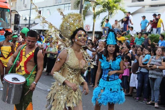Diane Rodriguez - transgenero - Orgullo Guayaquil - Gay pride Guayaquil - Orgullo LGBT Gay Ecuador Guayaquil 2015 - Orgullo y Diversidad Sexual (200)