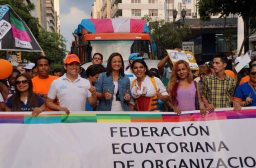 Diane Rodriguez y Marcela Aguinaga en el orgullo gay lgbt glbti 2016 guayaquil guayas ecuador (4)